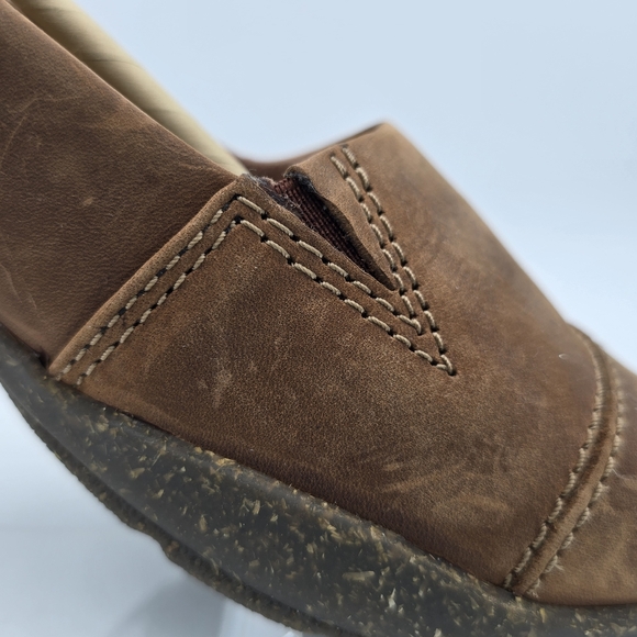 6N - NARROW - Clarks Roseville Sky Women's Slip-Ons, Mahogany Leather, Like New! - Picture 3 of 16